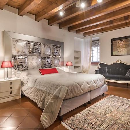 شقة Residenza Angels @Piazzadelleerbe فيرونا المظهر الخارجي الصورة