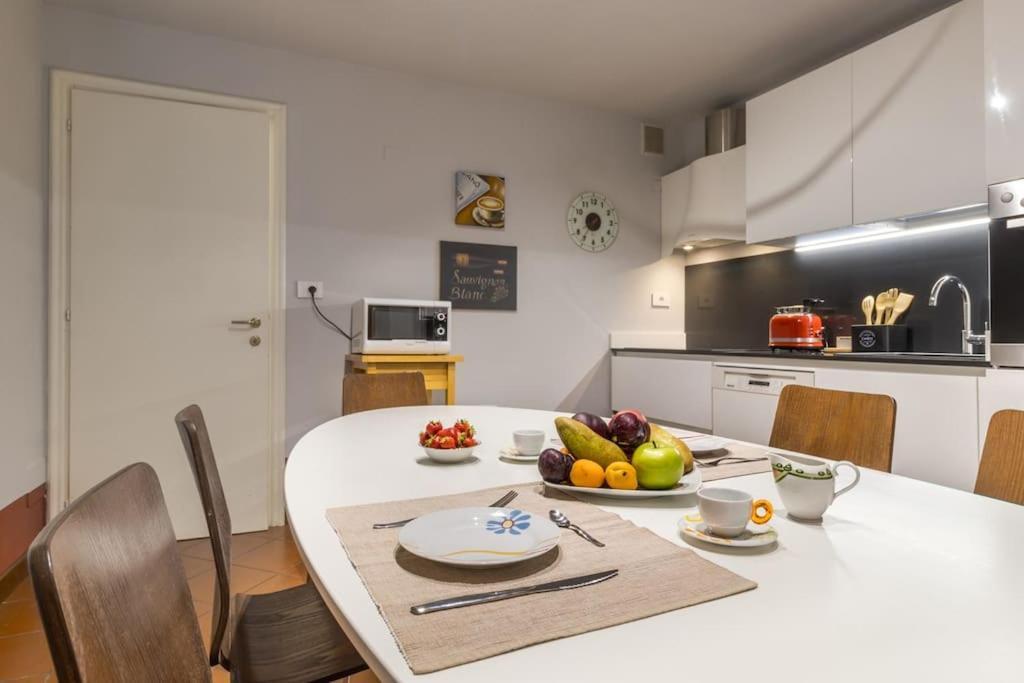 شقة Residenza Angels @Piazzadelleerbe فيرونا المظهر الخارجي الصورة